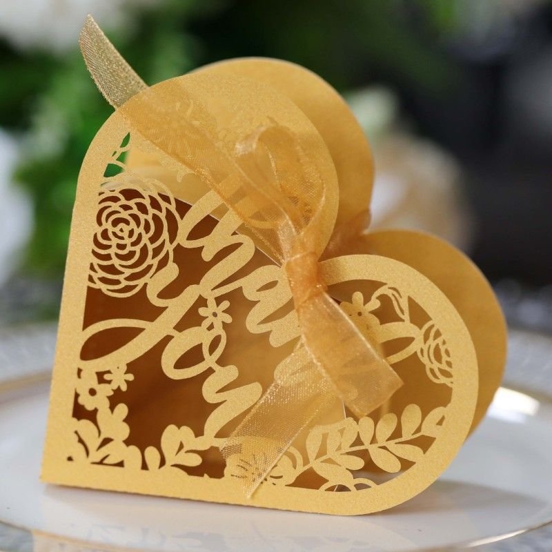 Simple Creative Hollow Heart-Shaped Rose Wedding Candy Packaging Box